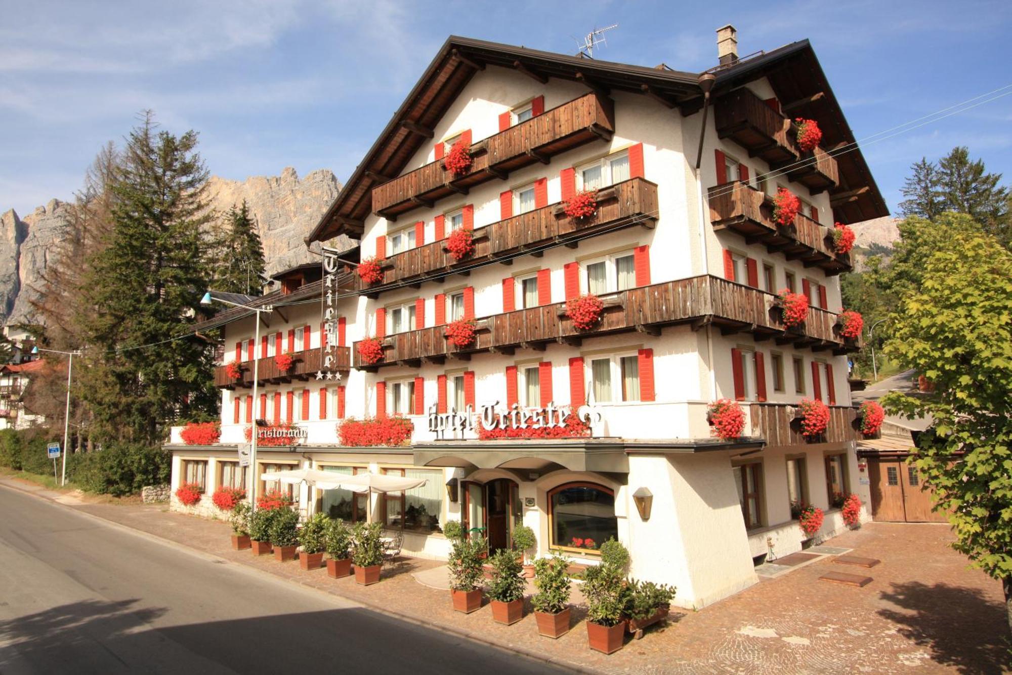 Hotel Trieste Cortina dʼAmpezzo Zewnętrze zdjęcie