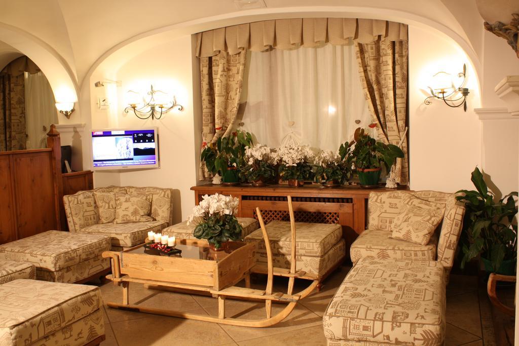 Hotel Trieste Cortina dʼAmpezzo Zewnętrze zdjęcie
