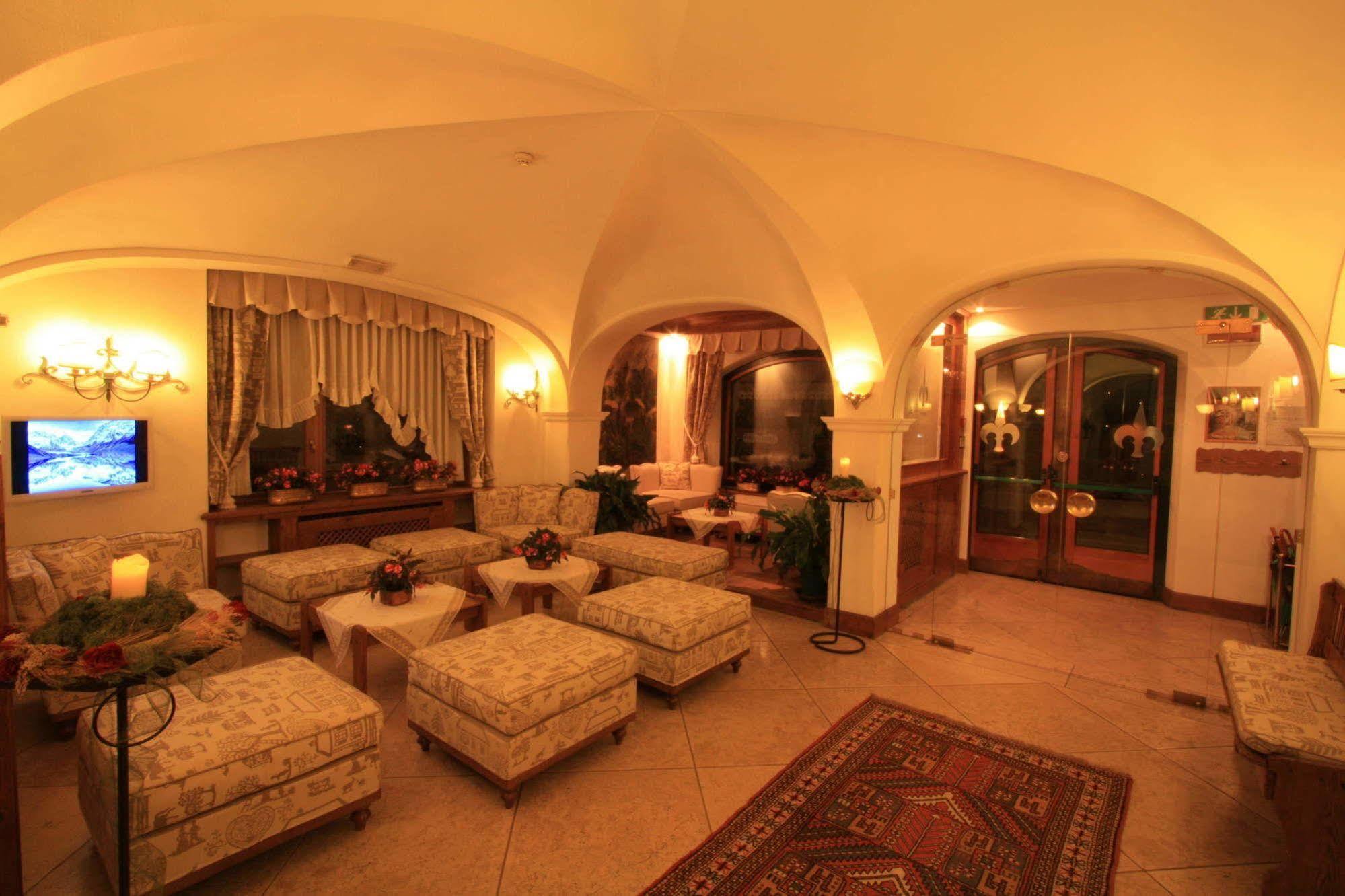 Hotel Trieste Cortina dʼAmpezzo Zewnętrze zdjęcie