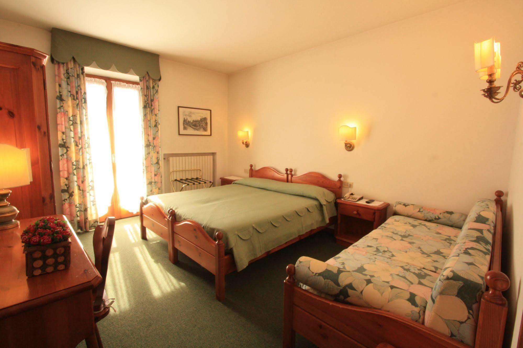 Hotel Trieste Cortina dʼAmpezzo Zewnętrze zdjęcie