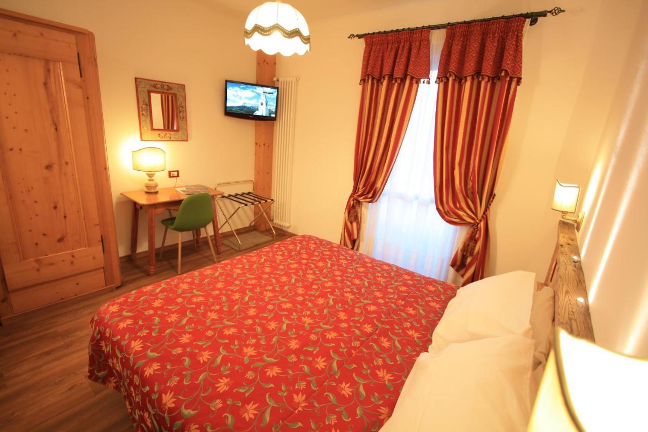 Hotel Trieste Cortina dʼAmpezzo Zewnętrze zdjęcie